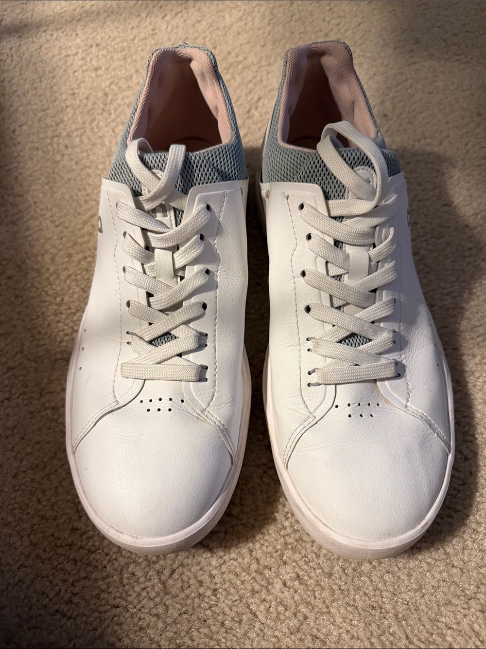White leather On Running Roger sneakers